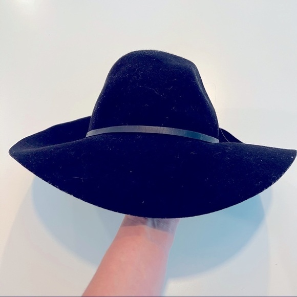 FLOPPY Felt Black Hat - Picture 1 of 10